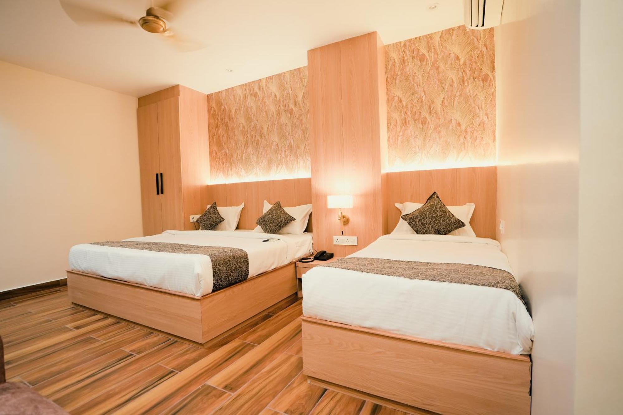 Hotel Jk Palace Prayagraj Ngoại thất bức ảnh