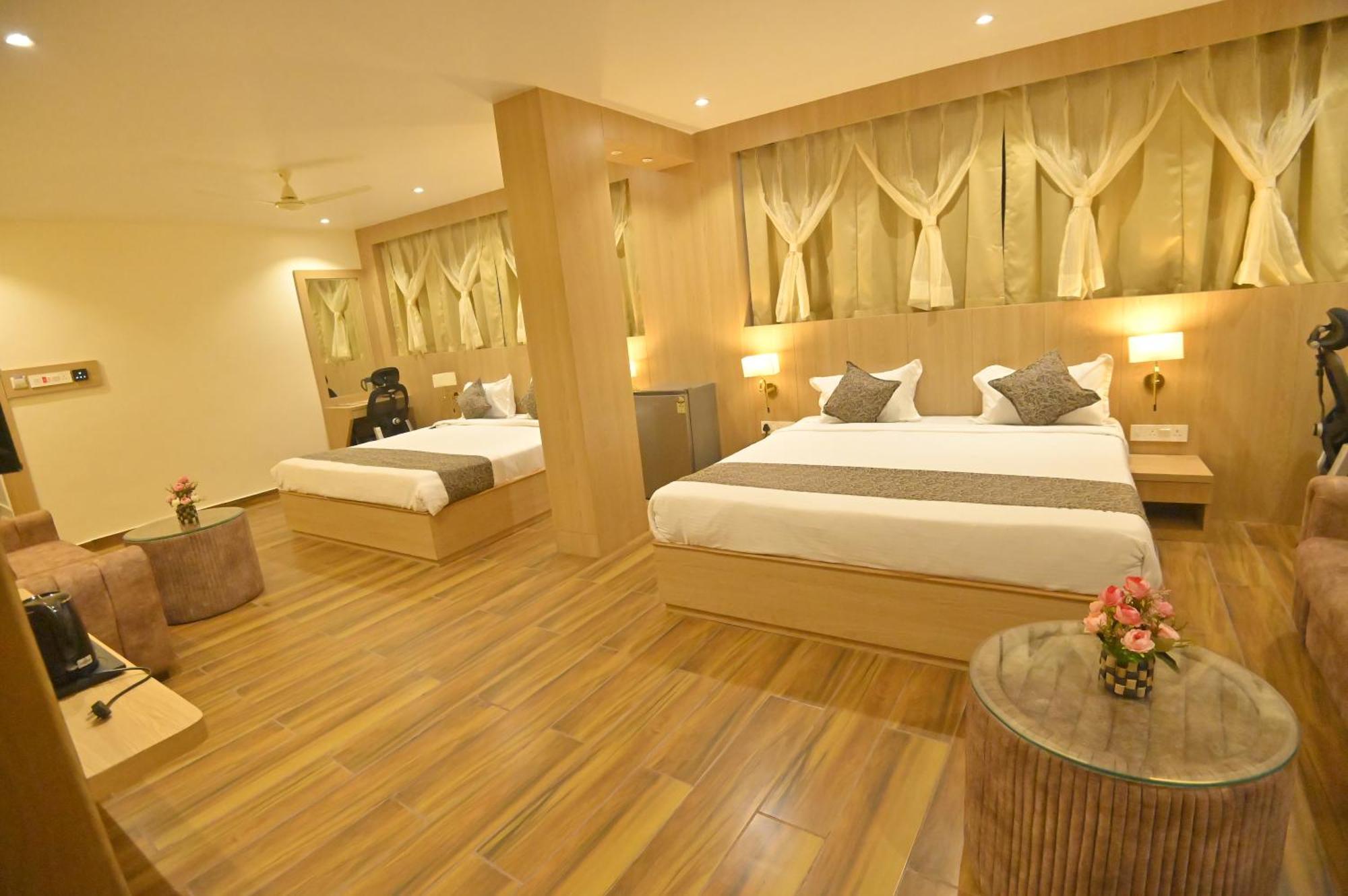 Hotel Jk Palace Prayagraj Ngoại thất bức ảnh