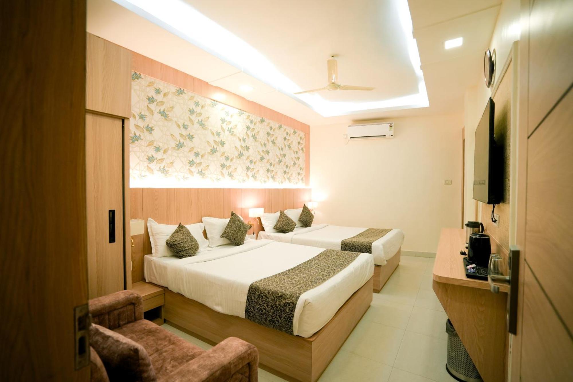 Hotel Jk Palace Prayagraj Ngoại thất bức ảnh